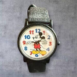 Vintage Lorus Disney Mickey Mouse Watch